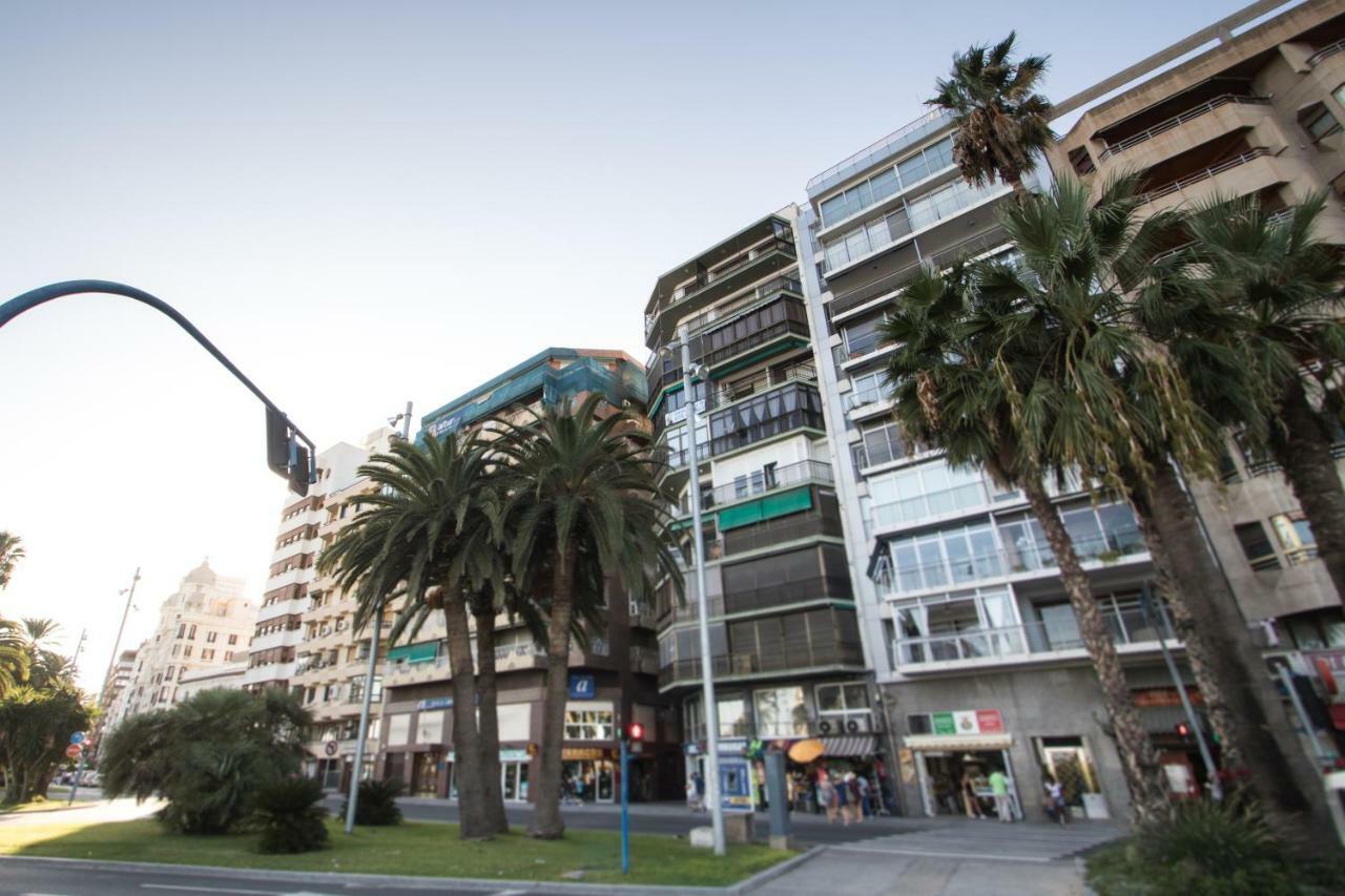 Beach, City Center And Entertainment Alicante Bagian luar foto