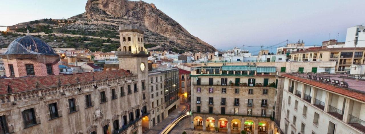 Beach, City Center And Entertainment Alicante Bagian luar foto