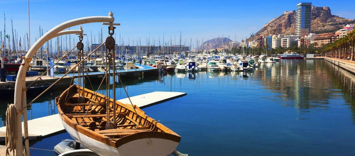 Beach, City Center And Entertainment Alicante Bagian luar foto